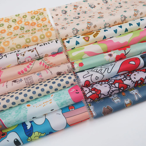 Lightweight, thin, coated waterproof fabric for pet raincoats, rain gear, umbrellas, shower curtains, and rainproof fabrics.