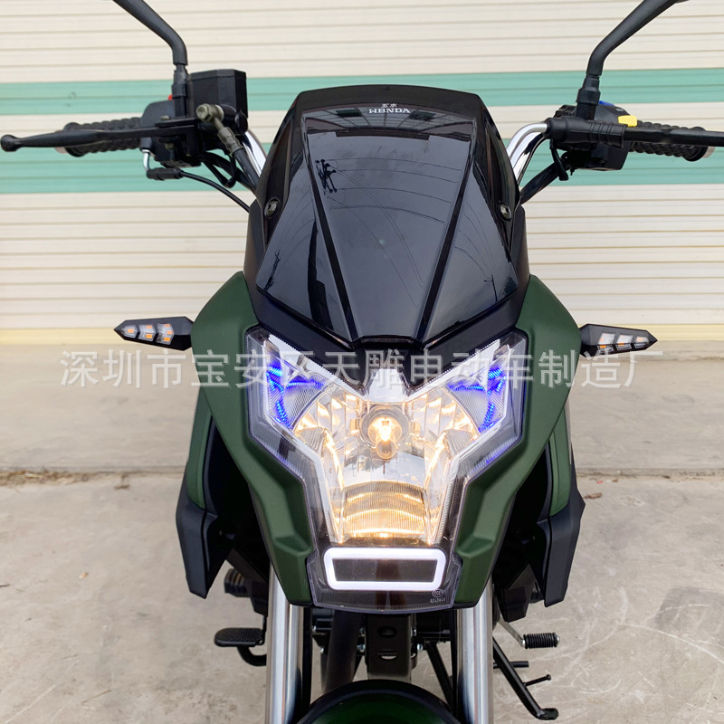 Nuevo DS motocicleta nacional cuatro inyección eléctrica puede ser licenciado vehículo completo 200c150c169c máquina de cadena de eje de equilibrio hombre corriendo calle