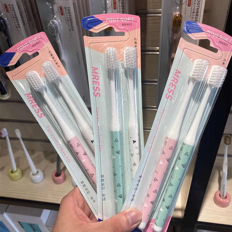 성인 창조적 인 둥근 손잡이 회전 샤프트 인쇄 항균 실버 이온 칫솔 2 팩 가정용 부드러운 헤어 칫솔 재고 도매