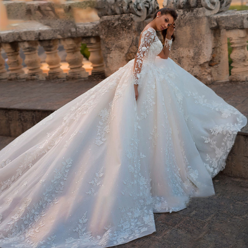 Cross-border Wedding Dress V-neck European and American Foreign Trade 2024 New Large Trailing Wedding Dress Retro Sexy Tulle Long Sleeve Wedding Dress