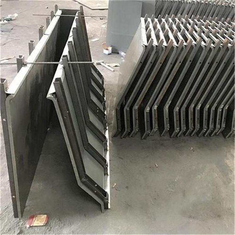 赫润预制防撞墙模具现浇防撞墙模板 公路防撞墙模板厂家
