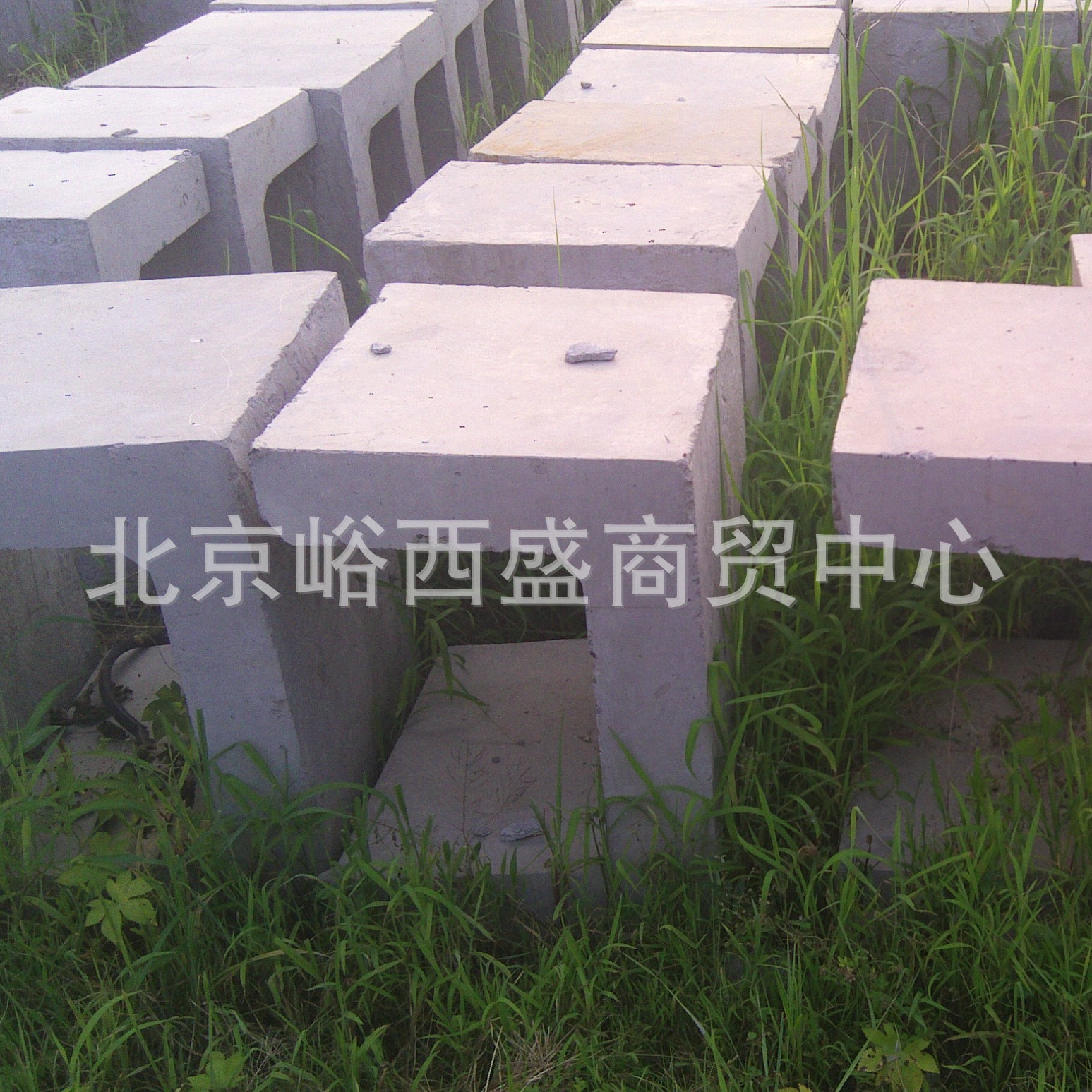 水泥制品：混凝土预制流水槽 13601068015