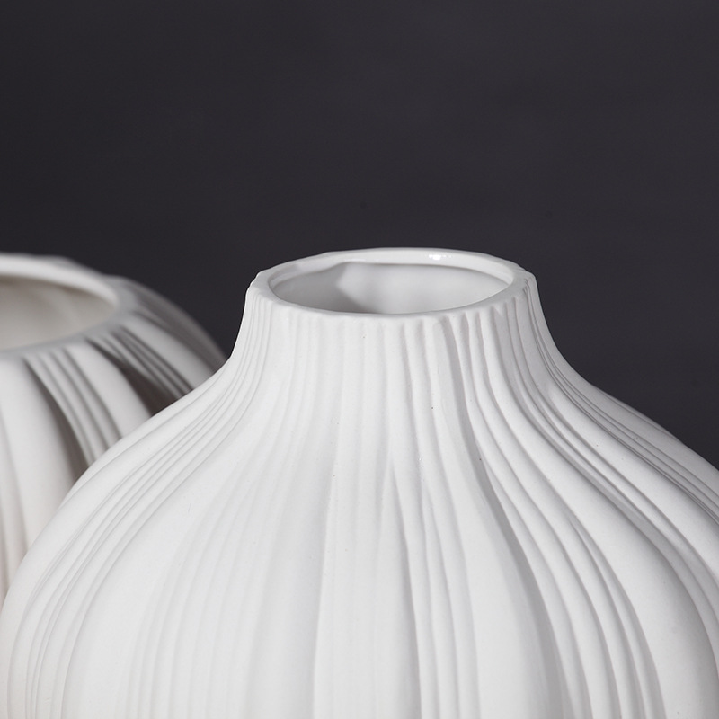 Arreglo de flores jarrón mesa de cerámica simple decoración moderna moda flor blanca redonda sala de estar decoración fábrica al por mayor