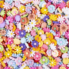 樹脂部品の小さいデイジーの花は福袋のdiyのヘアピンの部品のピアスの子供の指輪の貼る材料を混ぜます。
