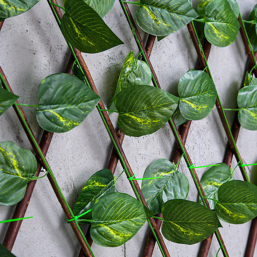 Simulated fence, retractable fence, artificial flowers and green leaves, outdoor courtyard fence, guardrail, decorative leaves, blocking plants