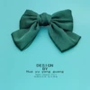 Green hairpin