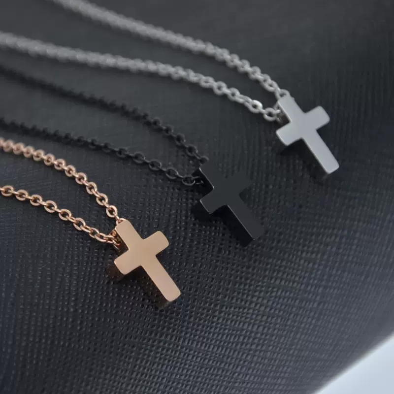 简约跨境专供 钛钢十字架吊坠 精致小巧不锈钢项链