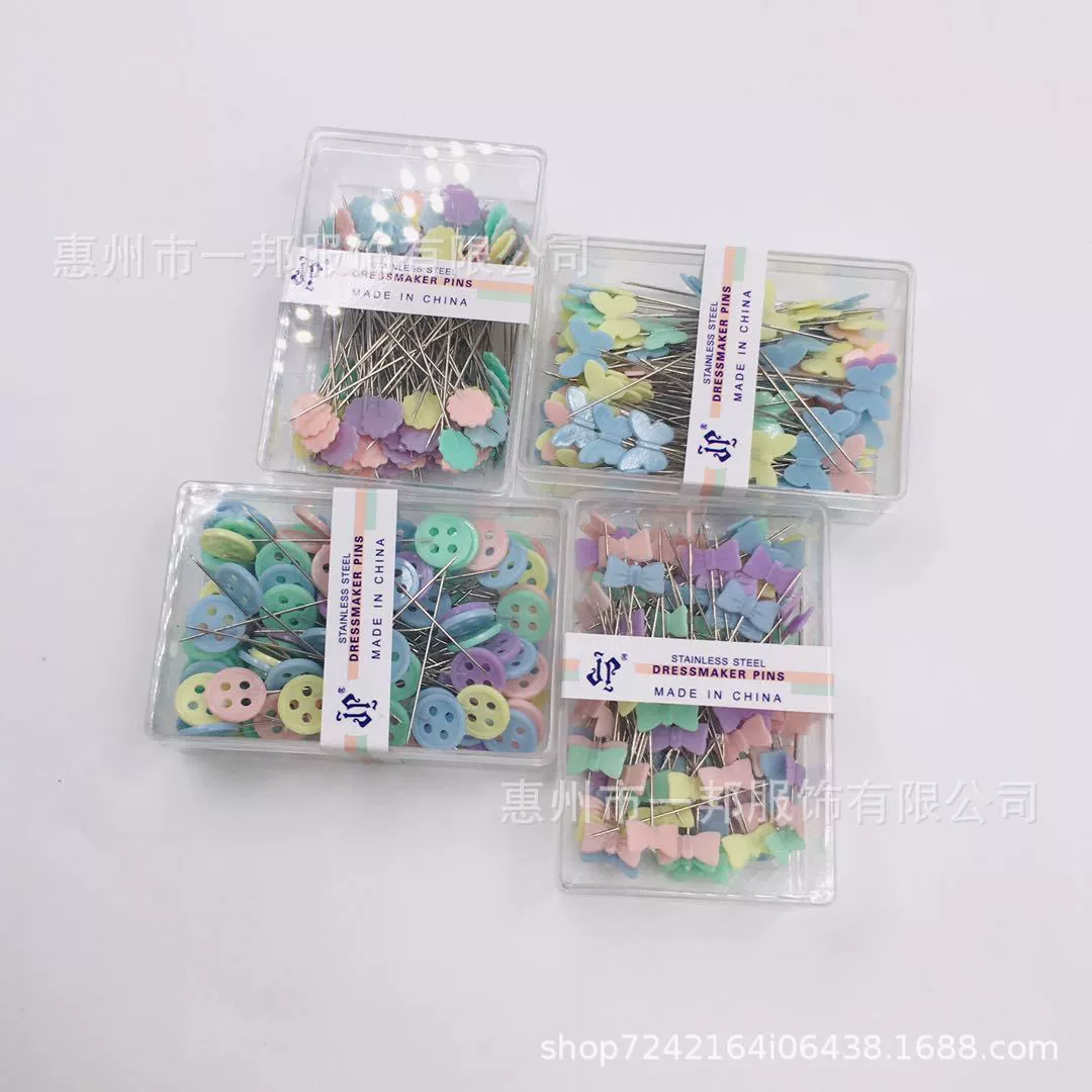 ПП в штучной упаковке, галстук-бабочка, шпилька с цветком сливы, сшитая вручную, в стиле пэчворк, фиксированный позиционирующий штифт, 100 шт./кор.