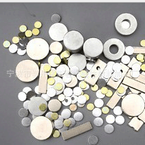 厂家供应各规格钕铁硼打孔磁铁，仪器磁铁、包装磁铁