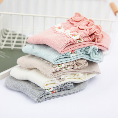 Autumn and winter combed cotton socks for women, loose maternity socks, comfortable and warm confinement socks, versatile lace sleeping socks for women