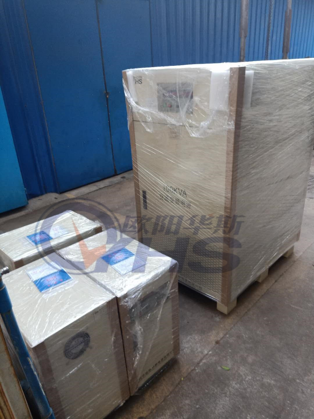 ��̨5KVA��Ƶ��Դ��һ̨100KVA��Ƶ��Դ�»��ֳ�