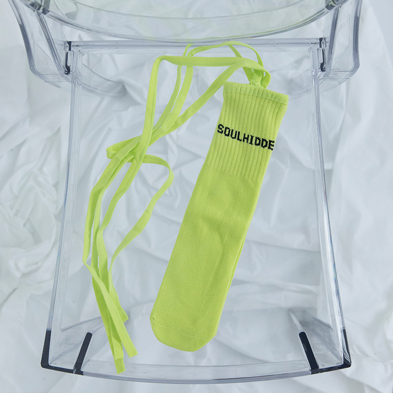 Plusox Otoño e Invierno Nueva Lolita calcetines de correa cruzada hembra ins llamativos calcetines de marea calcetines de pantorrilla calcetines de media pantorrilla