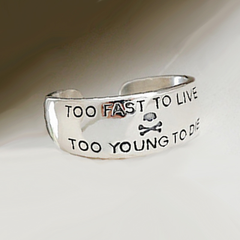 レトロなアルファベットの指輪の組み合わせins韓東大門ヒップホップはs 925銀の英語の指輪の対外貿易の卸売りをめっきします。