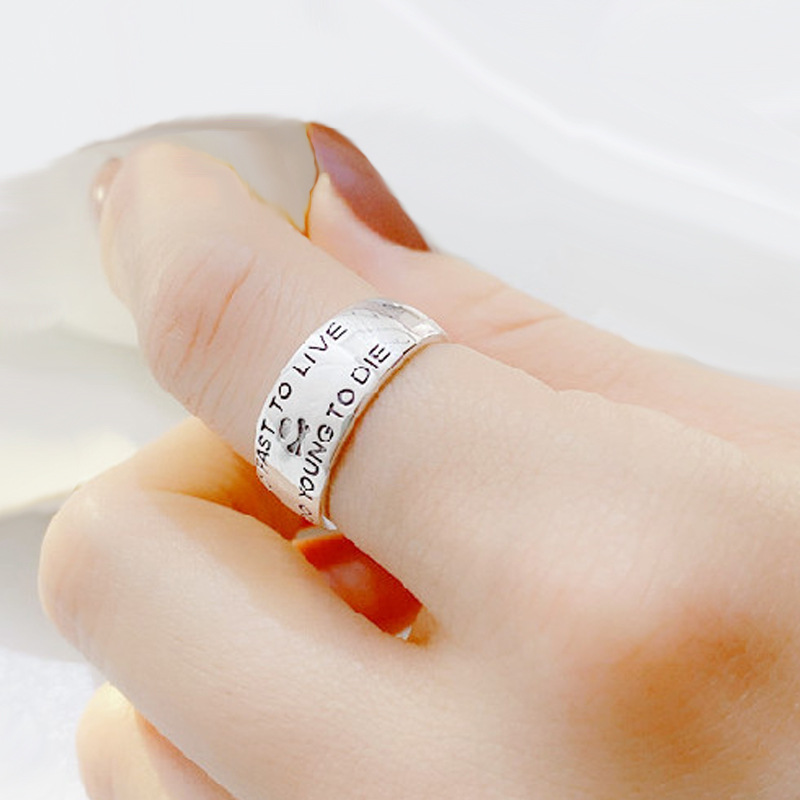 レトロなアルファベットの指輪の組み合わせins韓東大門ヒップホップはs 925銀の英語の指輪の対外貿易の卸売りをめっきします。