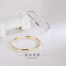 戒指;耳钉;手链