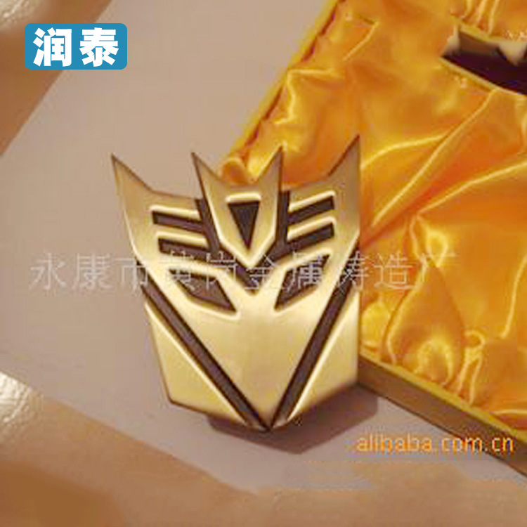 厂家供应车标汽车配件出口变形金刚金属配件加工金属压铸件