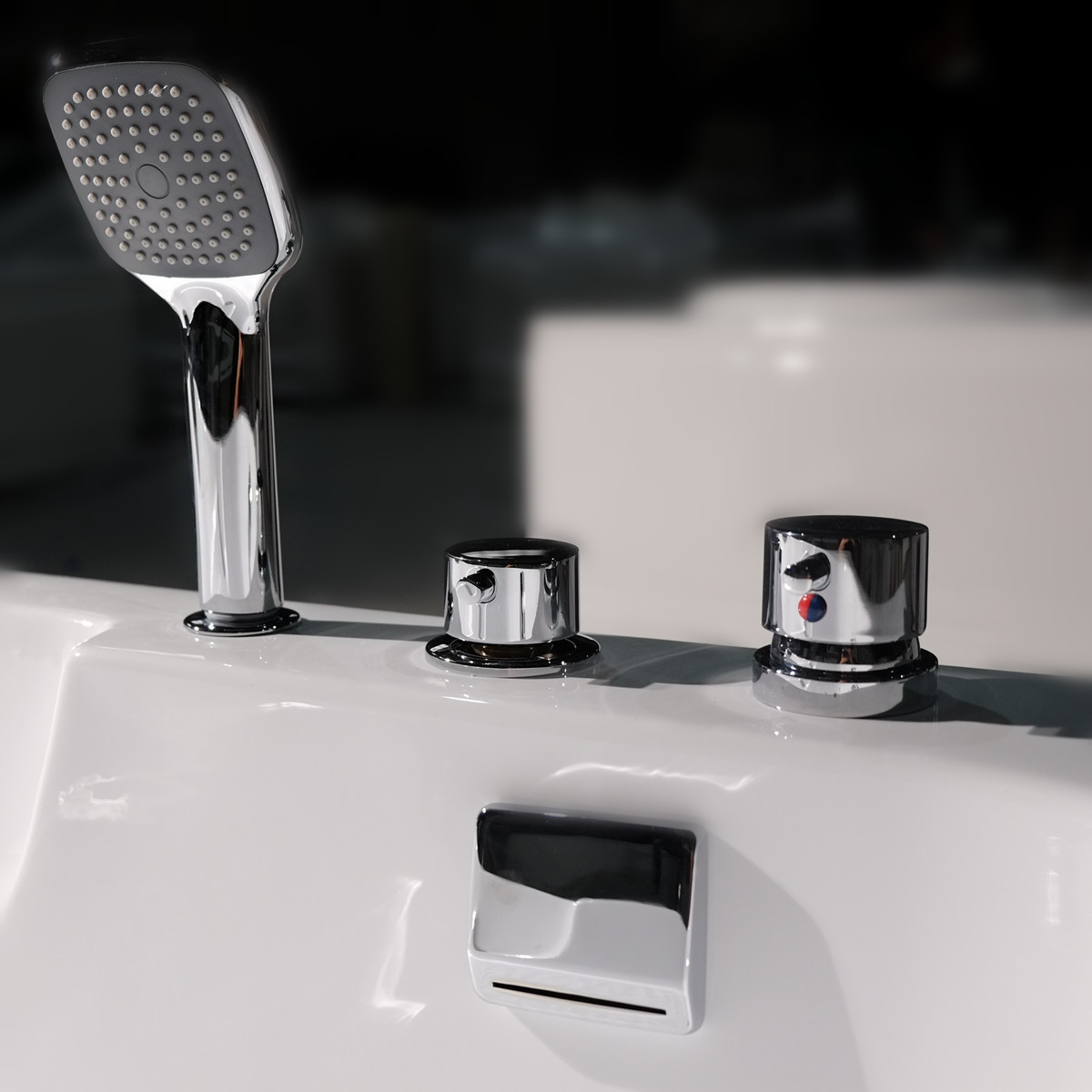 ���һ�Դ�ǿ���ԡ��1.81�׳��˰�Ħ����׾Ƶ����ԡ����������