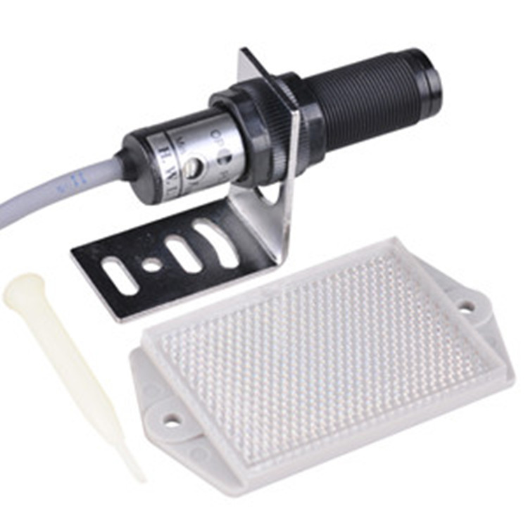 HWL光电传感器CP18-LDM18外径镜片反射型直流供电红外感应距离远