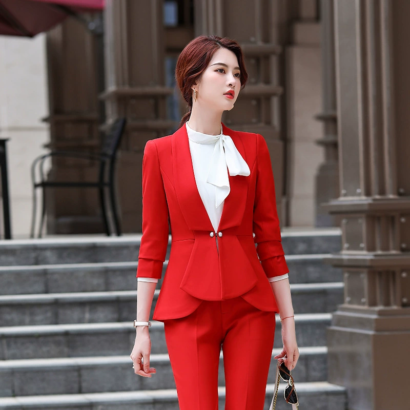 Свойство осенью и зимой 2025 года модный темпераментный костюм куртка