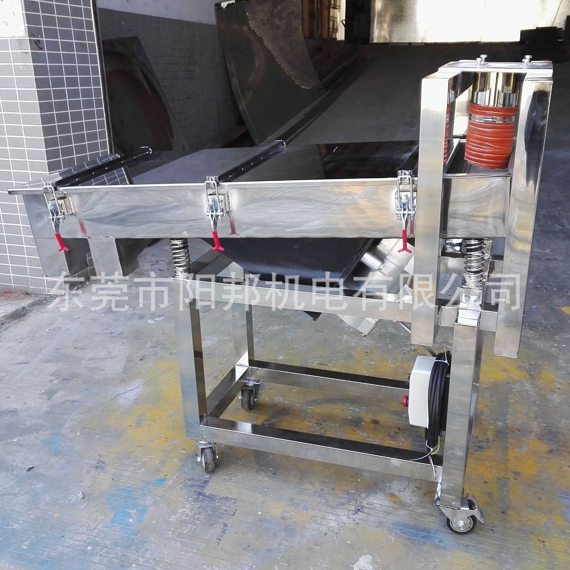 厂家大量供应不锈钢振动筛 双层设计 自动筛选方便快捷 一年保修