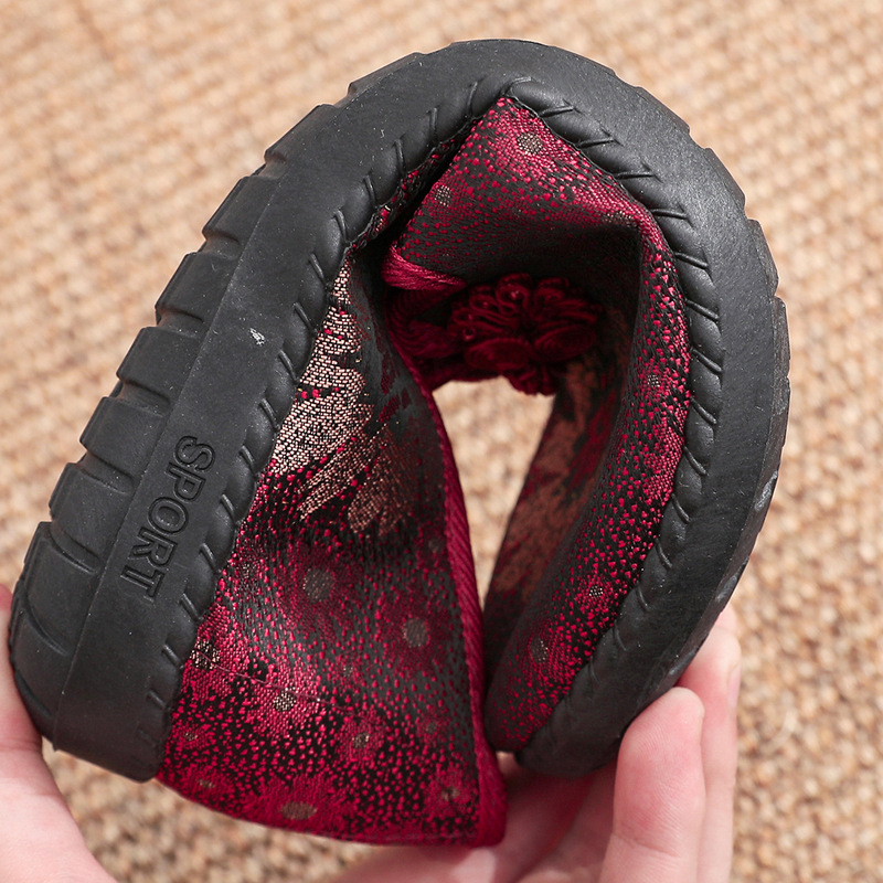 Ethnic retro “mom shoes”