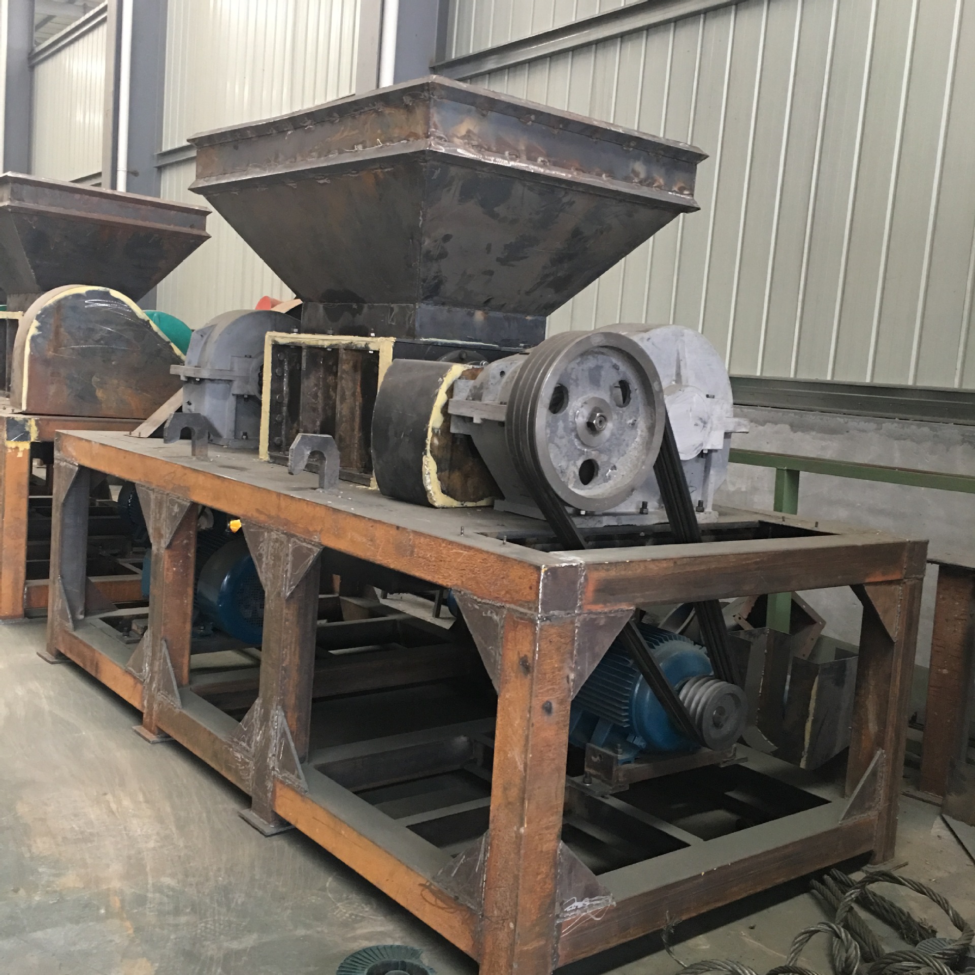 双轴小型铁屑粉碎机 大口径多功能废旧铝屑粉碎机 节能免费安装