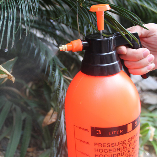 Household spray kettle, air pressure watering kettle, sprinkler watering kettle, garden sprayer, watering kettle 2L large
