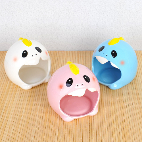 Ceramic nest for hamsters, chinchillas and hedgehogs, daily necessities for cooling off in summer. Cartoon monster ceramic nests for all seasons.