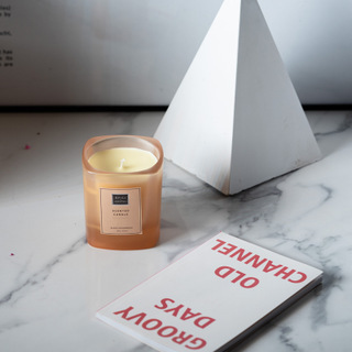 블랙 삼나무와 주니퍼 너트 캔들 180g