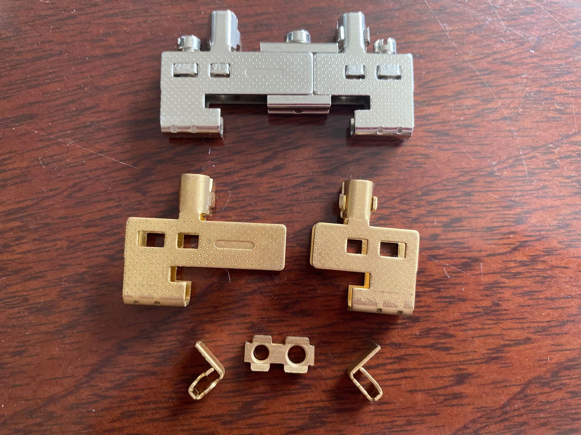 慈溪定作非标接头铜件连接块十字架铁块铜片铜柱接线柱压线框