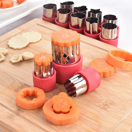 Manufacturer PP hand guard stainless steel biscuit cutter 12-piece set kitchen flower cutting and styling tools melon and vegetable flower cutter