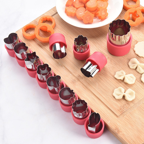Manufacturer PP hand guard stainless steel biscuit cutter 12-piece set kitchen flower cutting and styling tools melon and vegetable flower cutter