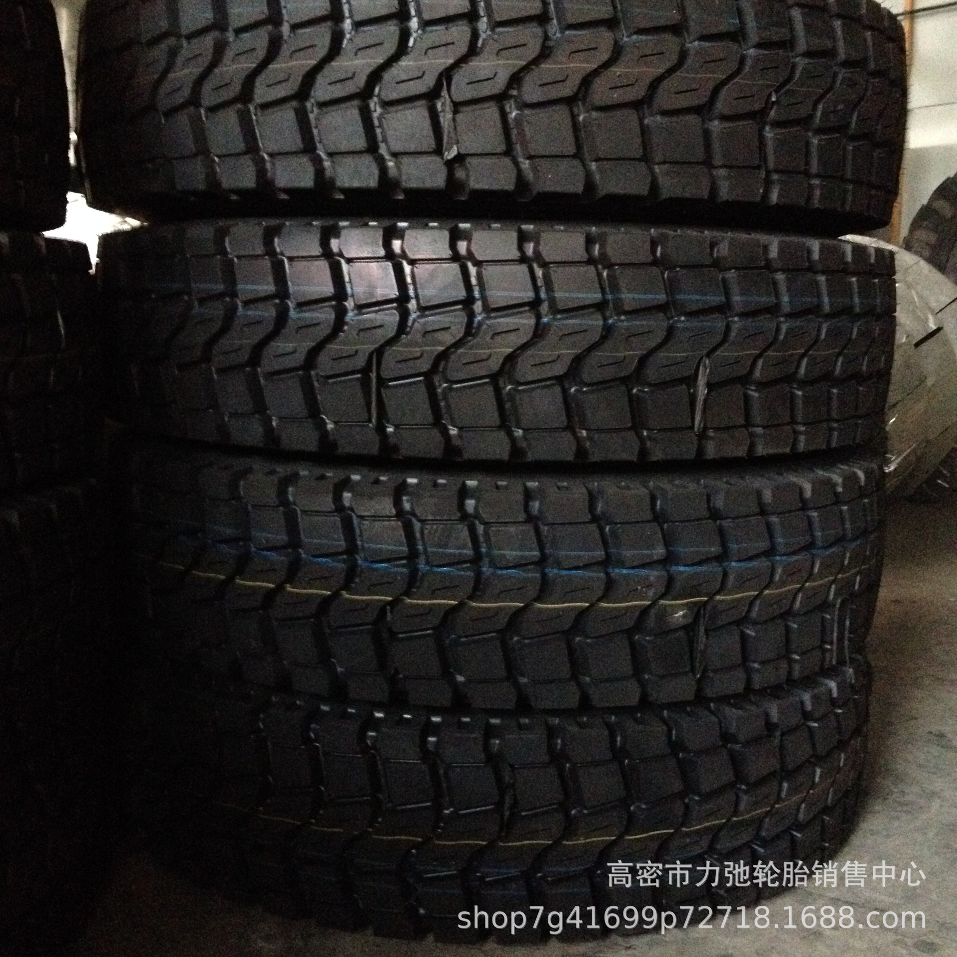 1200R24汽车轮胎钢丝胎自卸车翻斗车轮胎工地沙石路面轮胎1200r24