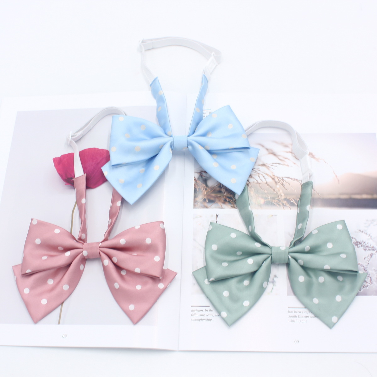 En stock al por mayor de Corea del arco de mariposa de color sólido de lunares de doble capa pajarita collar de flores niñas traje de marinero JK pajarita