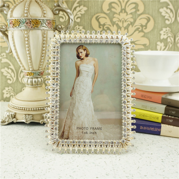 Luxury diamond-embedded simple photo frame zinc alloy photo frame wholesale fashion decorative frame home textile home decoration home decoration
