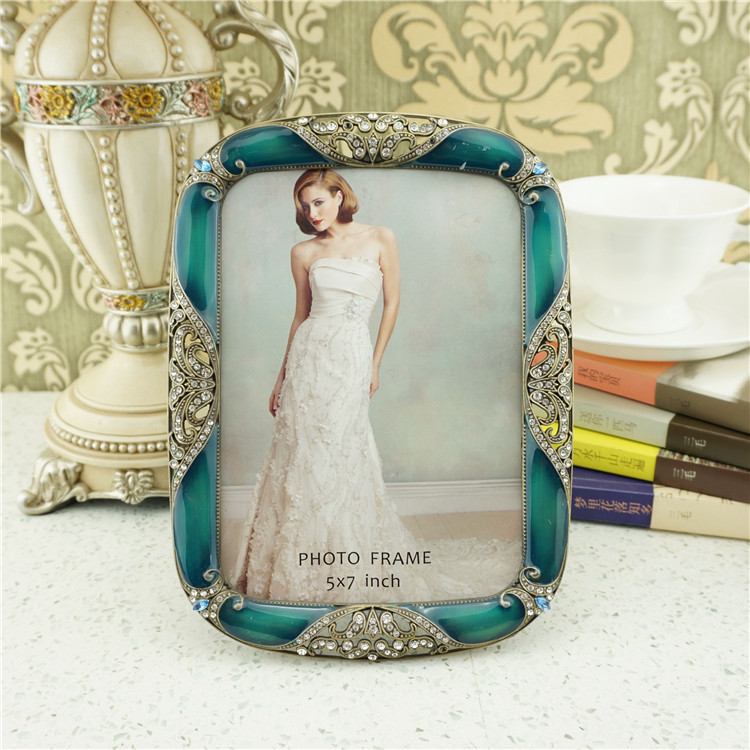 European-style Retro Photo Studio Photo Frame Elegant Classical Home Decorations Photo Frame Ornaments Metal Photo Frame European-style Retro Photo Studio Photo Frame Elegant Classical Home Decorations Photo Frame Ornaments Metal Photo Frame