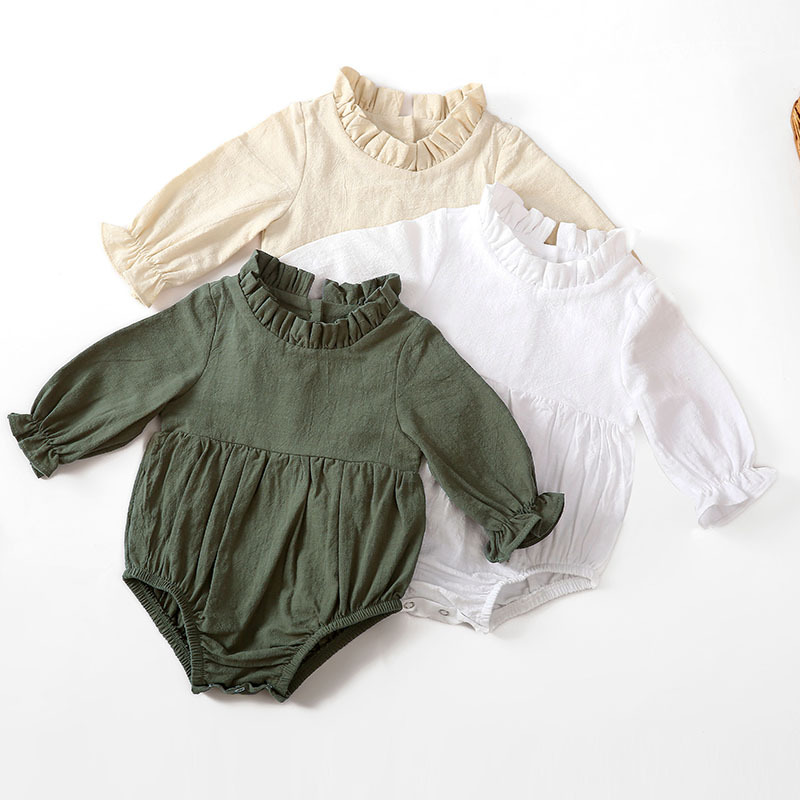 Transfronterizo nuevo de manga larga de algodón y lino recién nacido mameluco de color sólido manga de vuelo Escote de encaje bebé mono niños mameluco