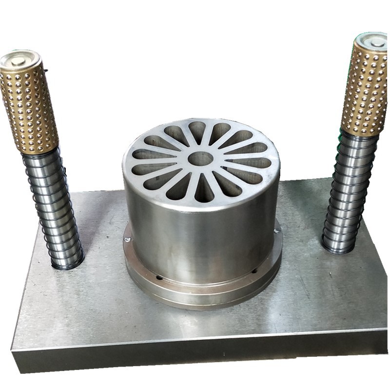 Fábrica de moldes para hardware que procesa y produce moldes para ollas interiores de arroceras, moldes de estampado por troquelado profundo y moldes para estirado de ollas de aluminio. image 6
