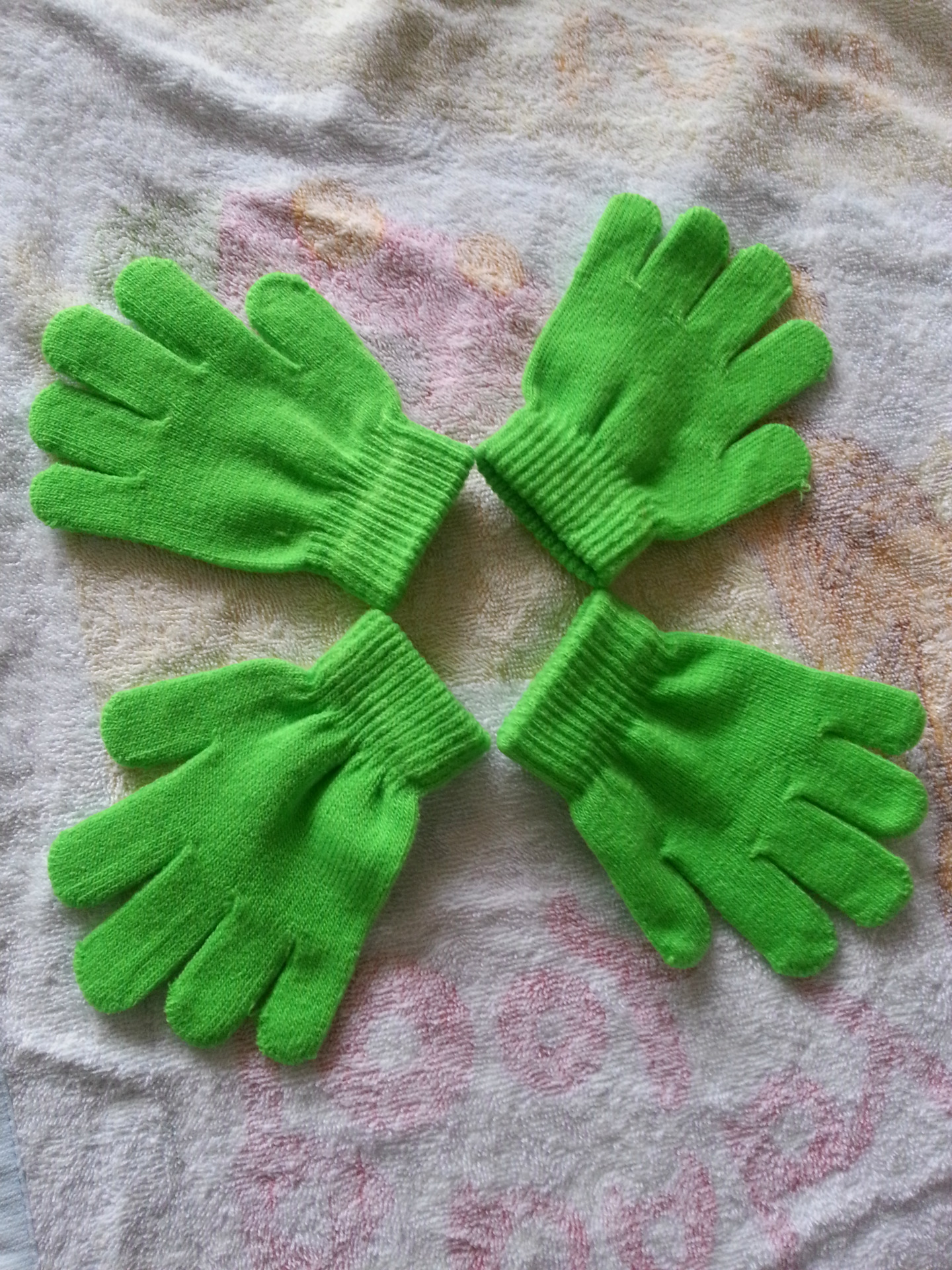 Fabricantes personalizados Jacquard logotipo de impresión offset acrílico color sólido guantes mágicos calientes guantes de punto para niños