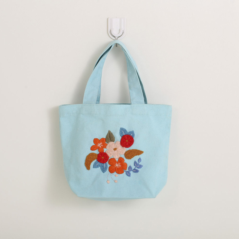 Directo de fábrica bolsa de almuerzo bolsa de lona hecha a mano de tela DIY bordado Europeo material paquete kit de costura