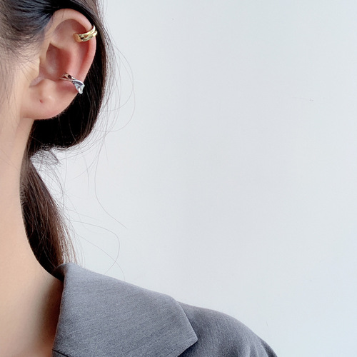 E5072 Korean version simple niche s925 sterling silver twisted ear clip female ins cool style no pierced wavy ear clip