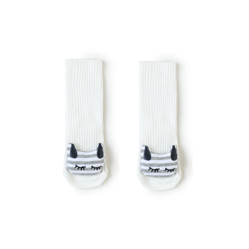 20 años nuevos calcetines para bebés primavera y otoño Muñeca de dibujos animados Calcetines antideslizantes para el piso 0-1-3 años calcetines para bebés recién nacidos niños pequeños