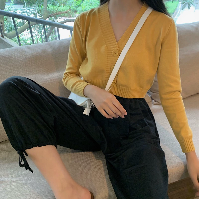 Готовый к заводу запас 2023, осенне-зимний новый модный короткий вязаный кардиган с высокой талией и длинными рукавами, свитер в западном стиле, куртка для женщин