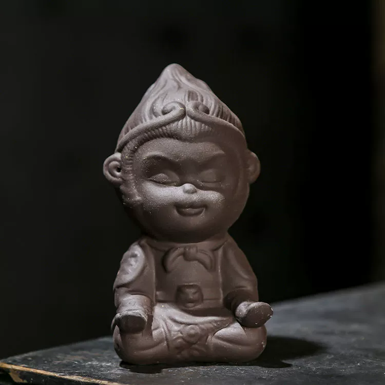 Qitian Dasheng Sun Wukong's ornament fish tank landscaping purple sand tea pets aquatic rockery bonsai car tea pet