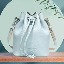 �¿�Ů��б����μ�PUˮͰ���ٴ�Ůʿ�����n��r�а���ܛƤ�����