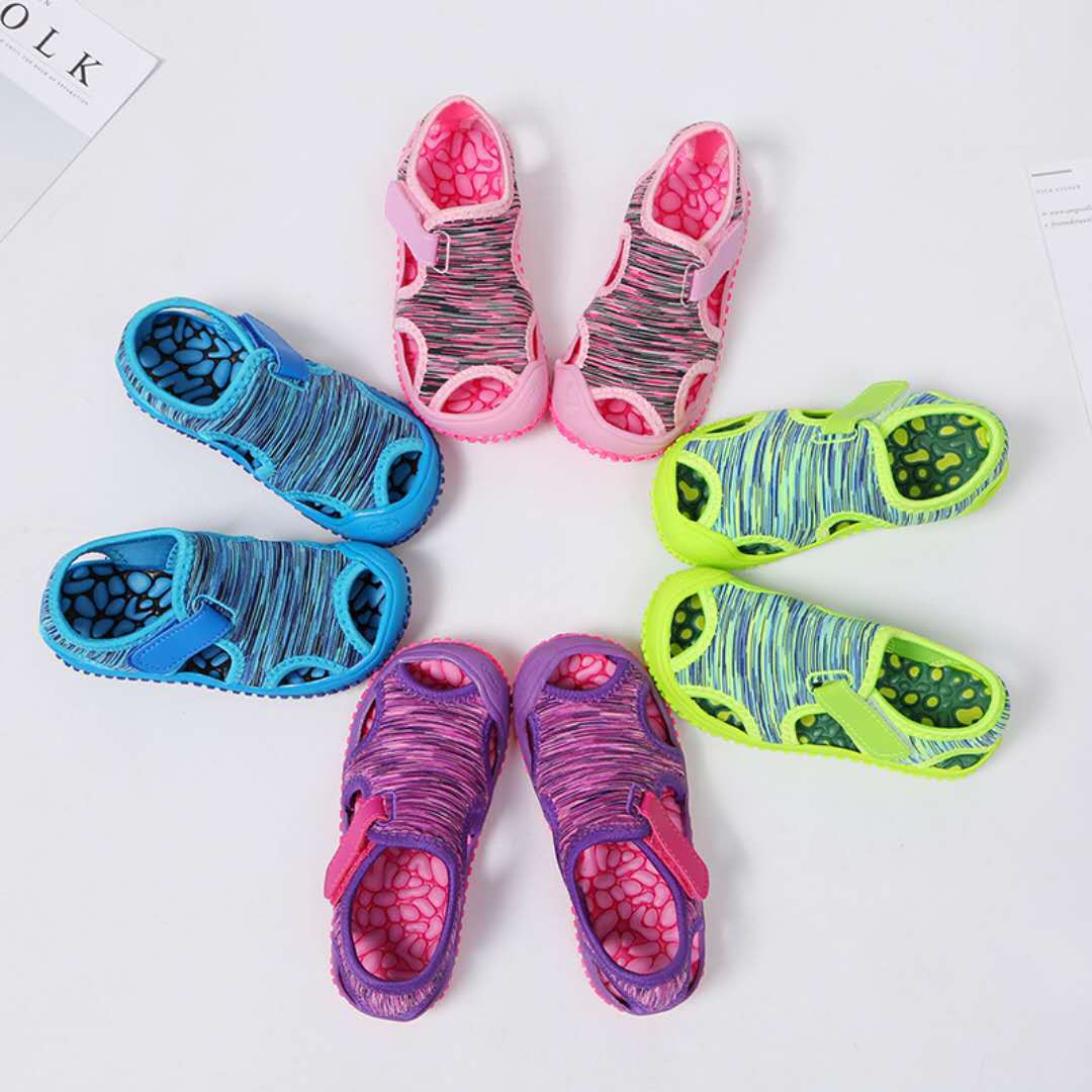 Children's Sandals Boys Candy New Korean Toe Sandals Girls Children's Non-slip Wading Beach Shoes Elastic