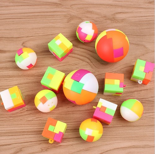 Keychain square magic ruler puzzle Kongming lock Luban lock empty city plan round adult disassembly and assembly toys unlocking toys