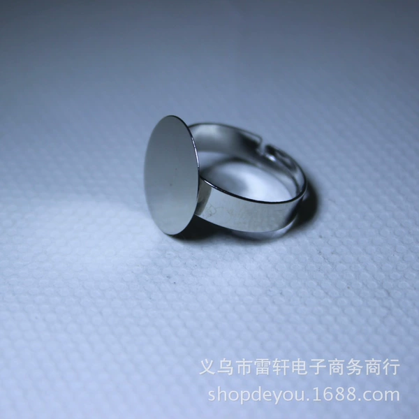 Environmentally friendly electroplating nickel-free white K