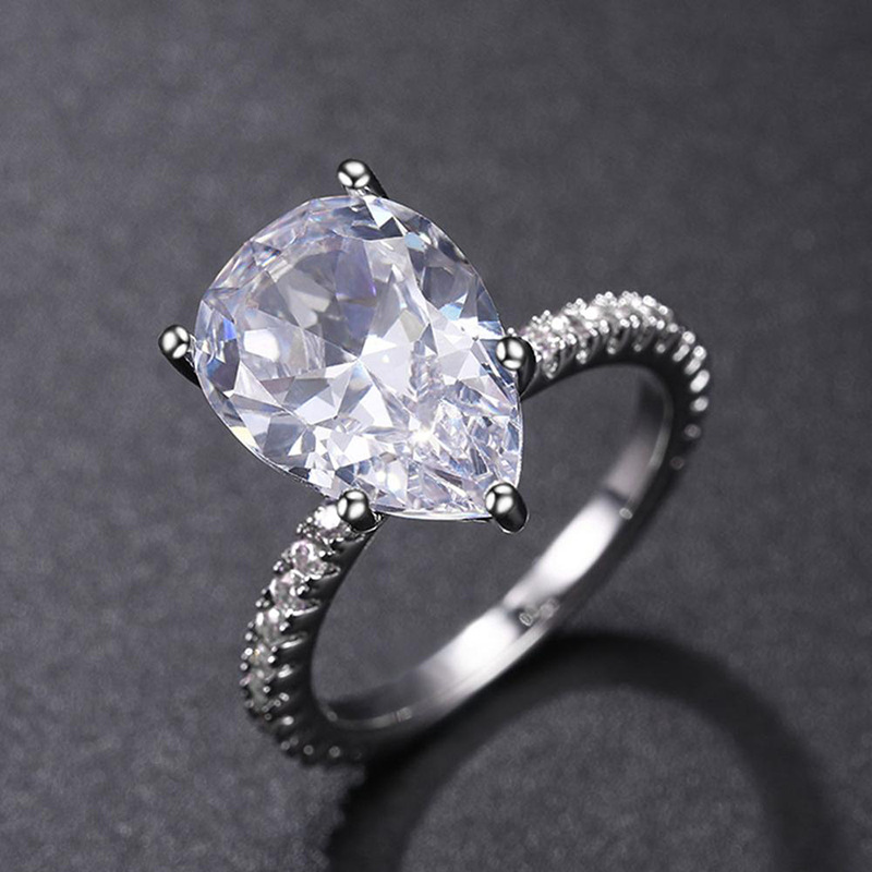 Fashionable elegant ring drop-shaped with zircon