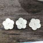 白蝶贝32mm雕刻花 白贝雕刻DIY饰品 贝壳古风服饰配件